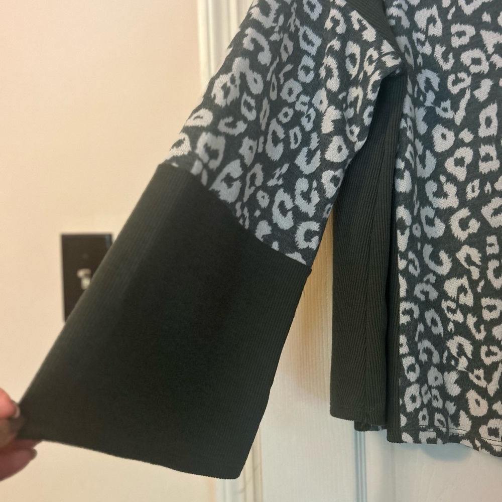 Leopard Print Sweater with Black Sleeves - Picture 3 of 3